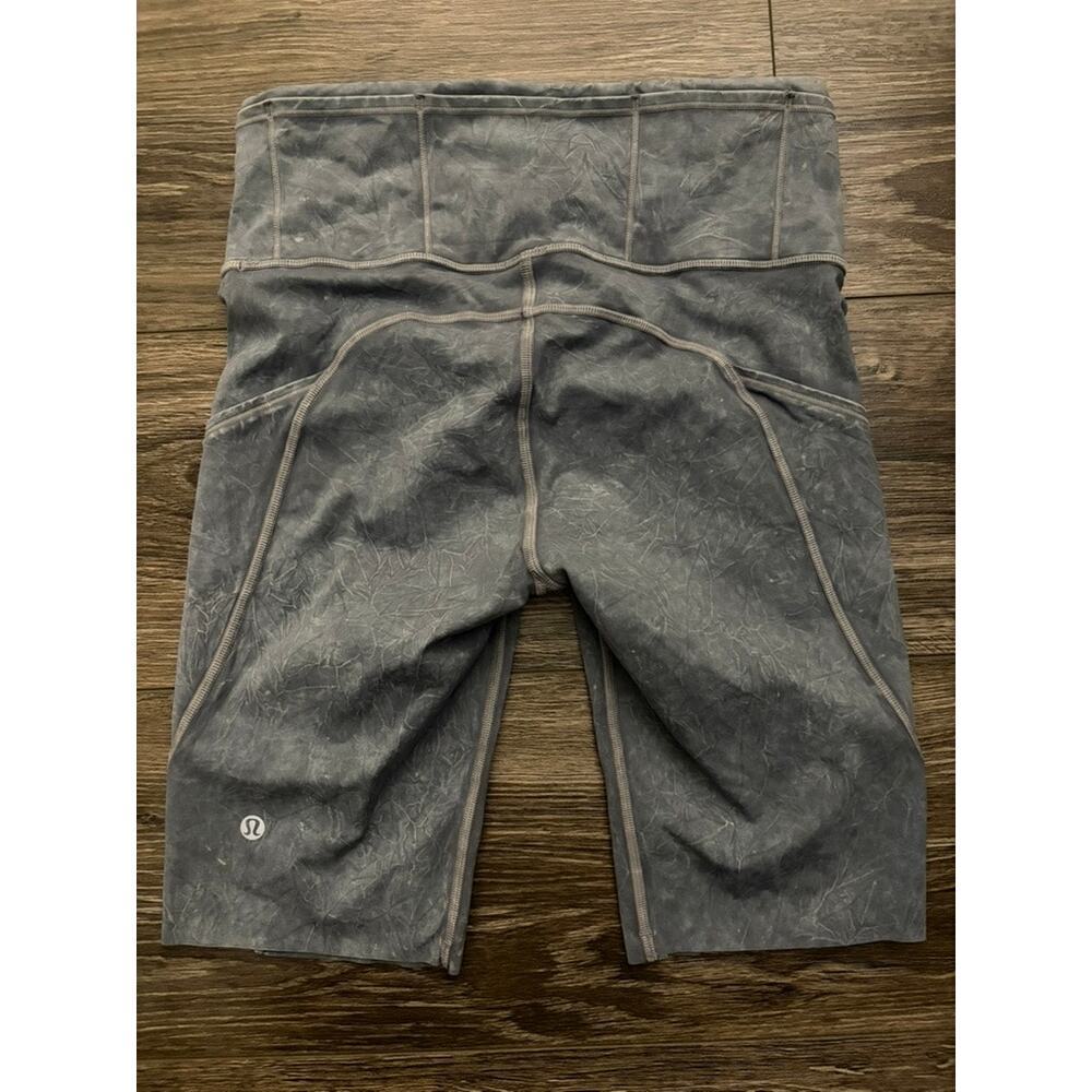 Lululemon Fast and Free biker Shorts *Ice Dye size 6 - Picture 6 of 7